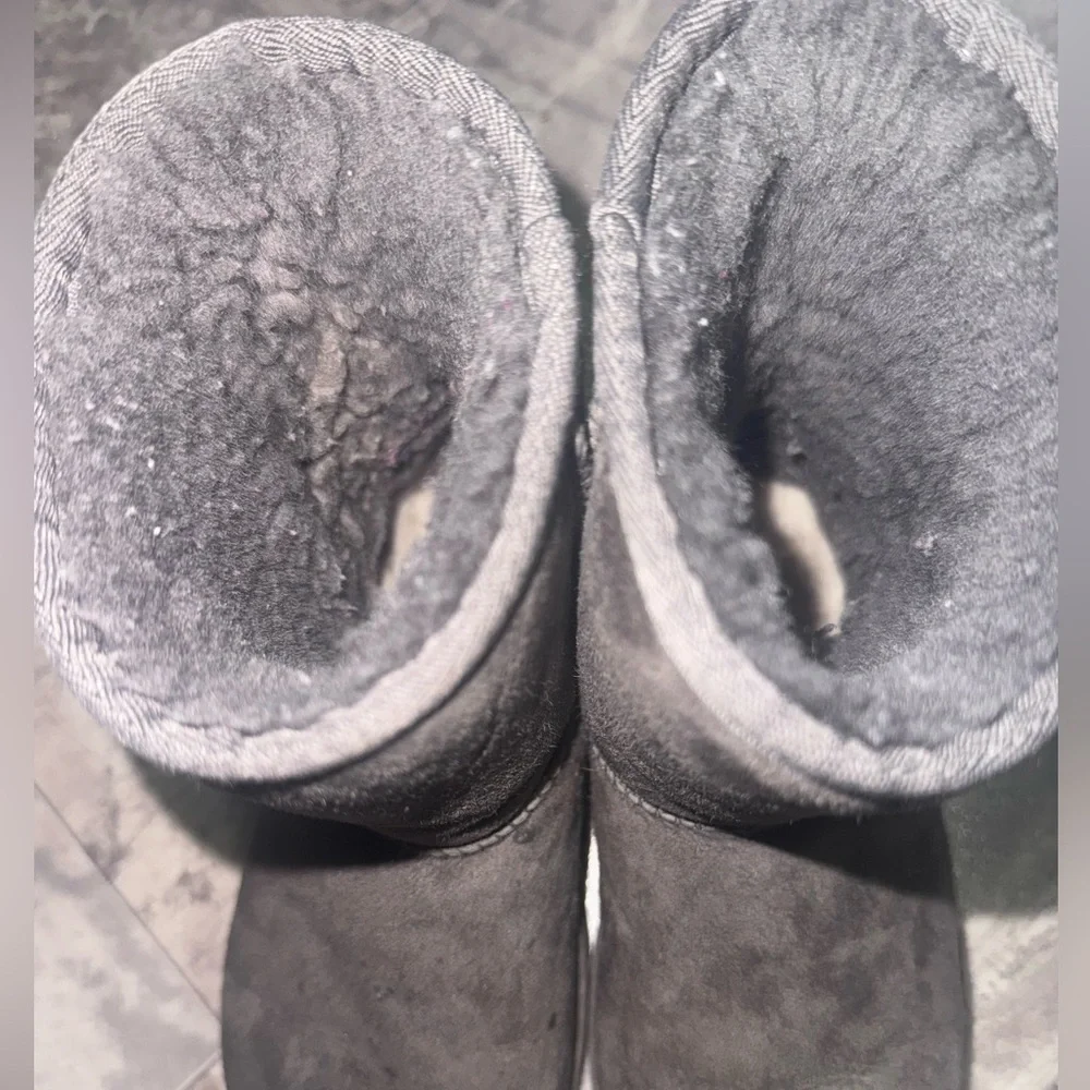 UGG Kids Classic II Charcoal Gray Suede Boots Little Kid Size 1
